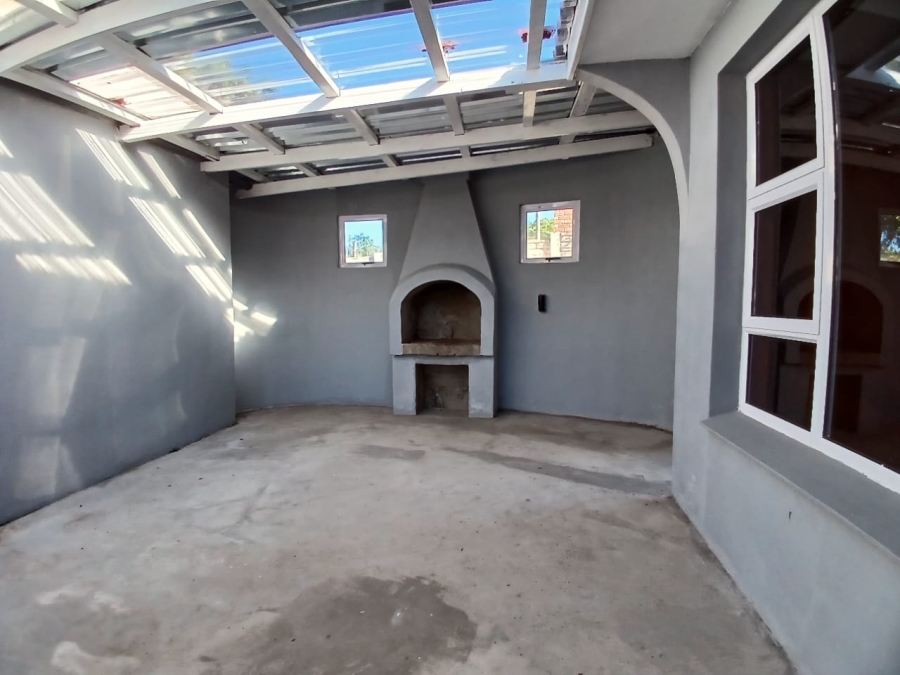 5 Bedroom Property for Sale in Beacon Bay Eastern Cape